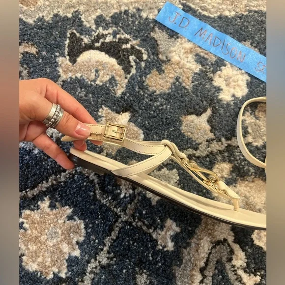 Burberry White Leather Horse Bit Thong Sandals 39 - Picture 3 of 4